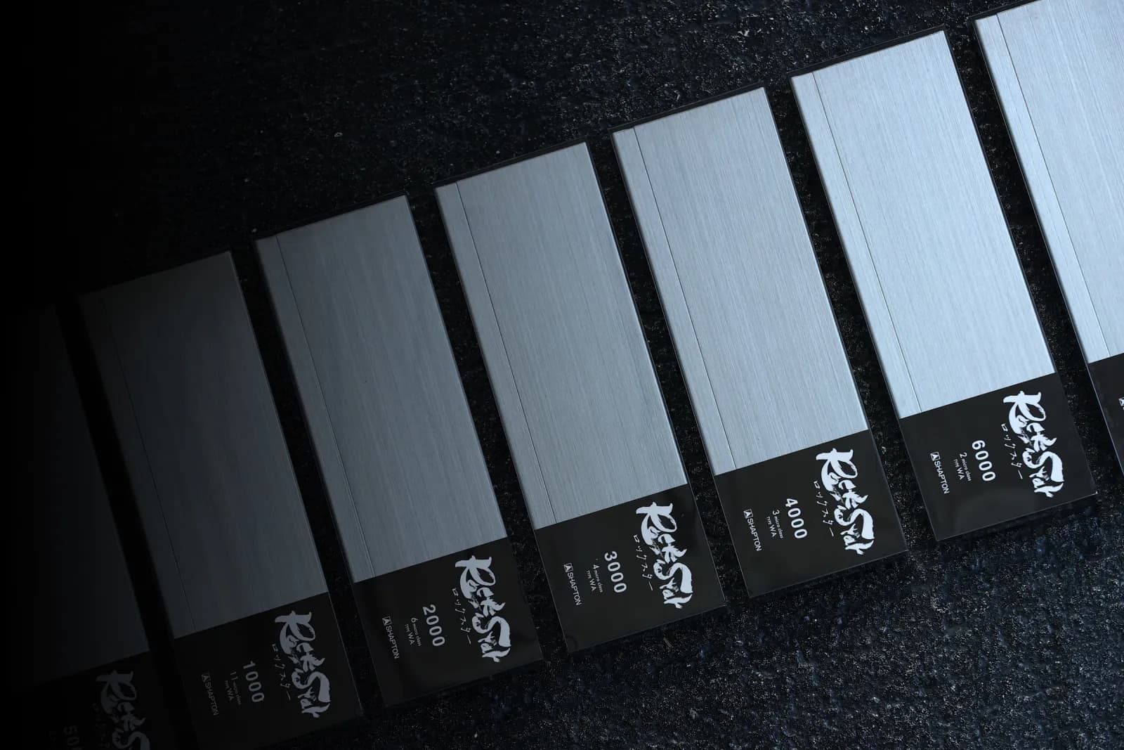 Shapton RockStar 磨刀石各粒度排列,砥石側面印有 RockStar 字樣與粒度